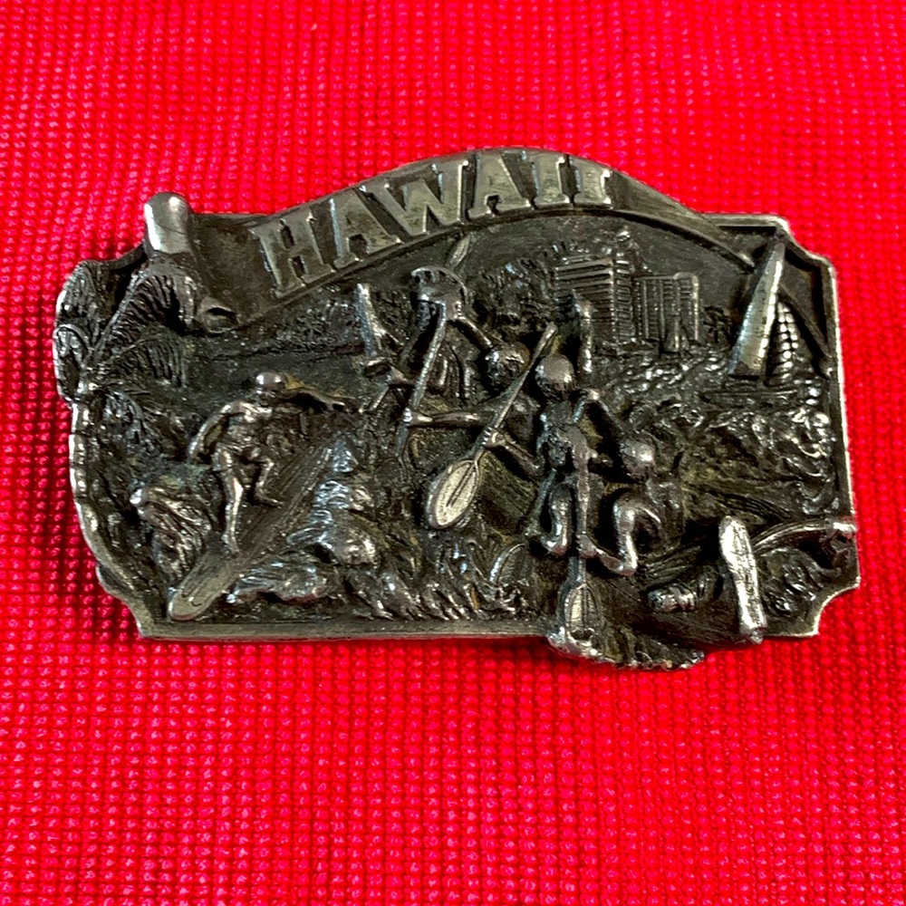 Beautifully detailed Hawaii belt buckle